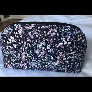 Lululemon pouch